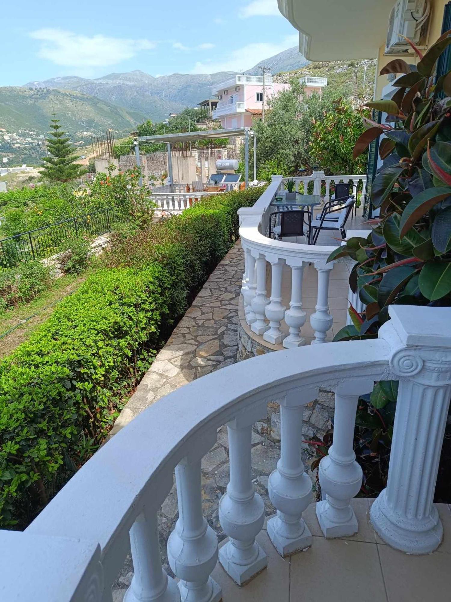 Lovely View Apartments Himare Exterior photo