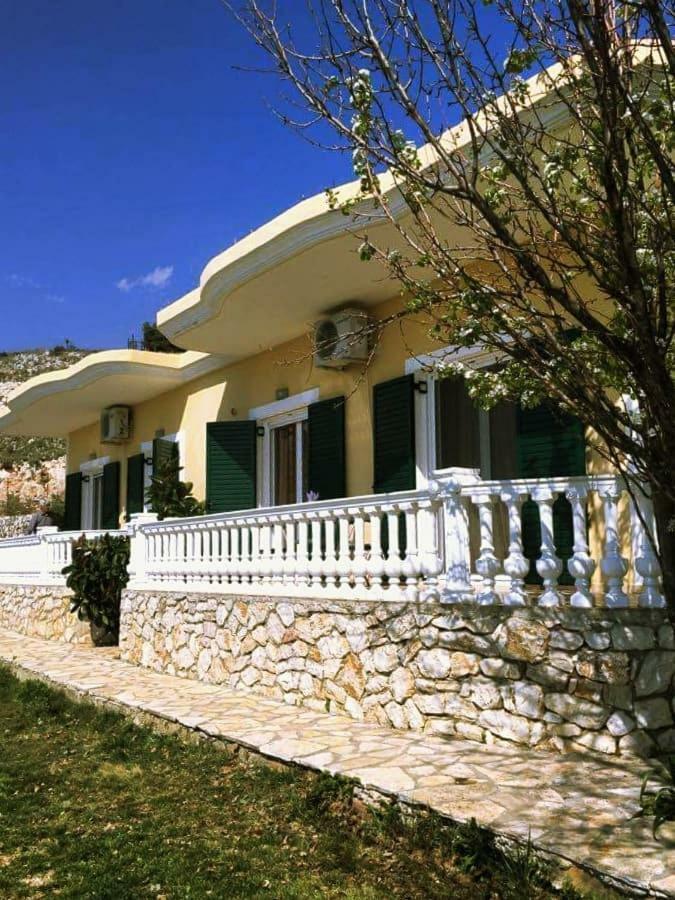 Lovely View Apartments Himare Exterior photo